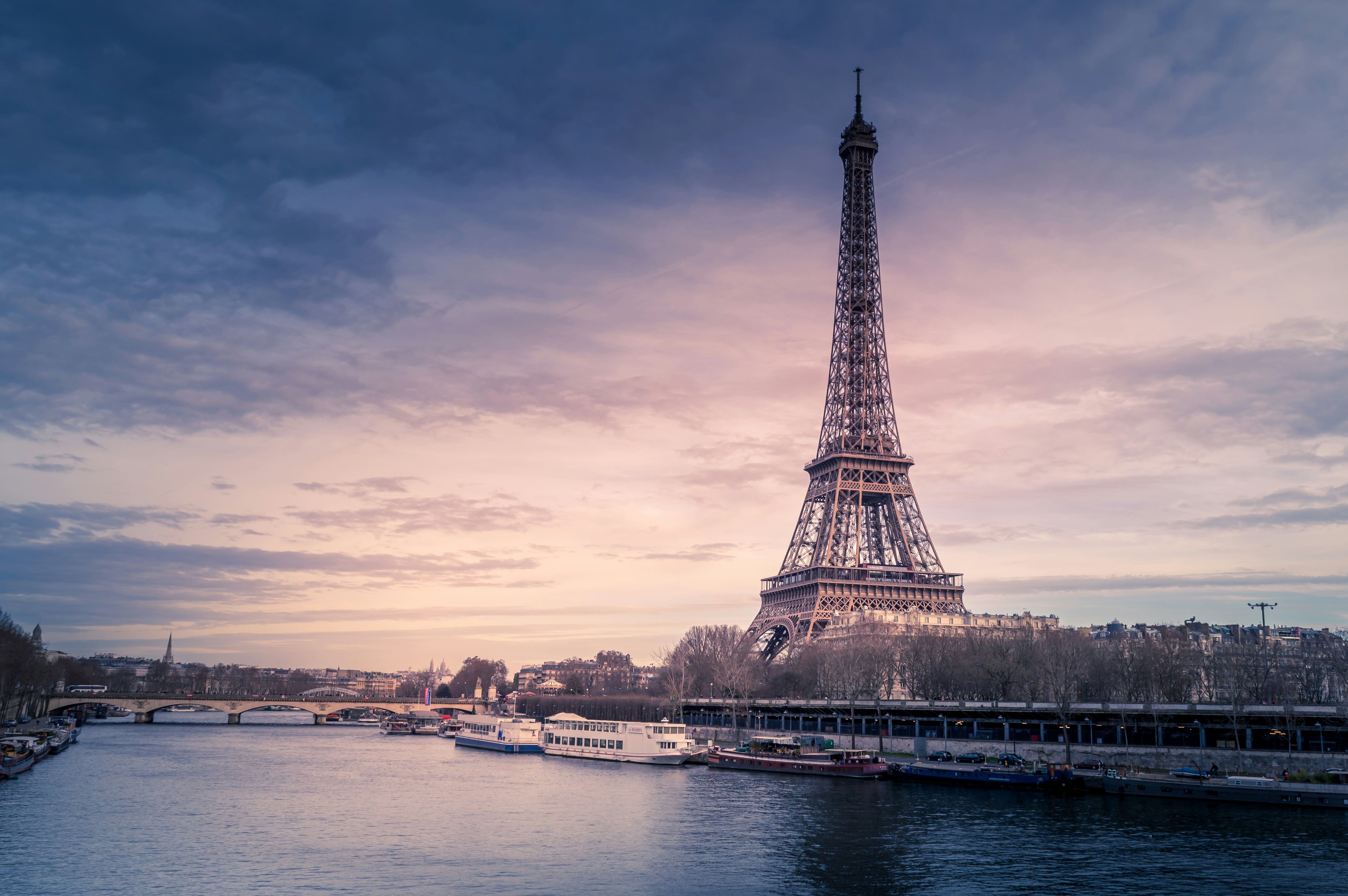 Food scene in Paris