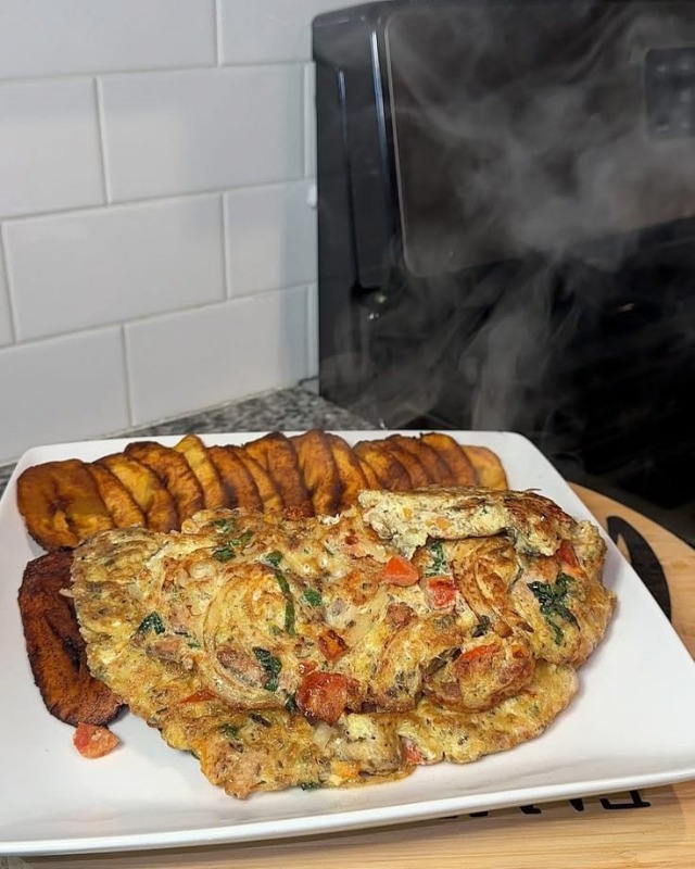 Dodo And Omelette — African breakfast recipe